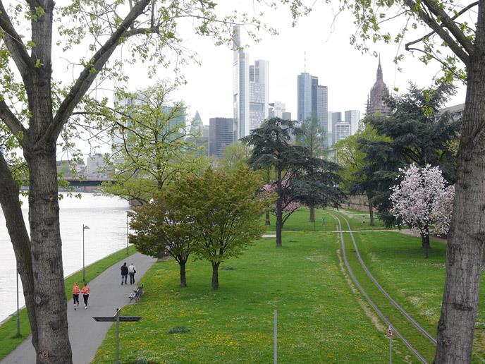 Deutsches Architekturmusuem DAM – DAS FRANKFURTER MAINUFER